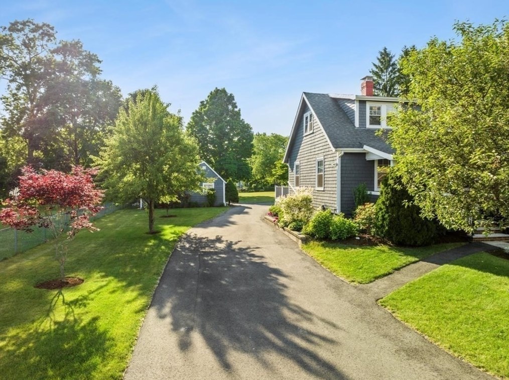 36 Broadway, Stoughton MA 02072-3006 exterior