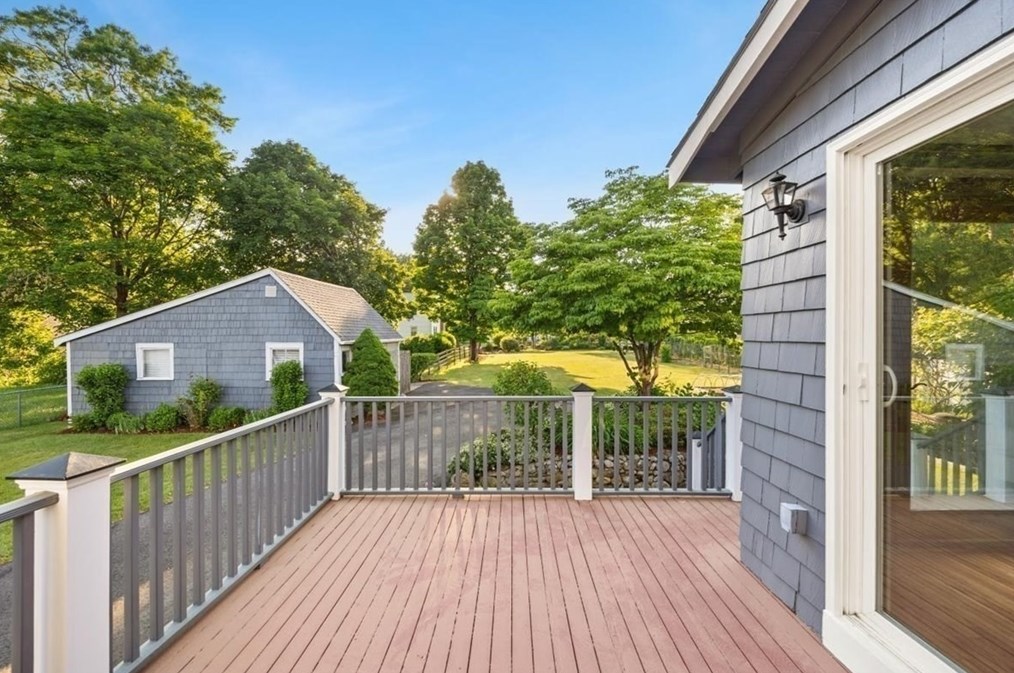 36 Broadway, Stoughton MA 02072-3006 exterior