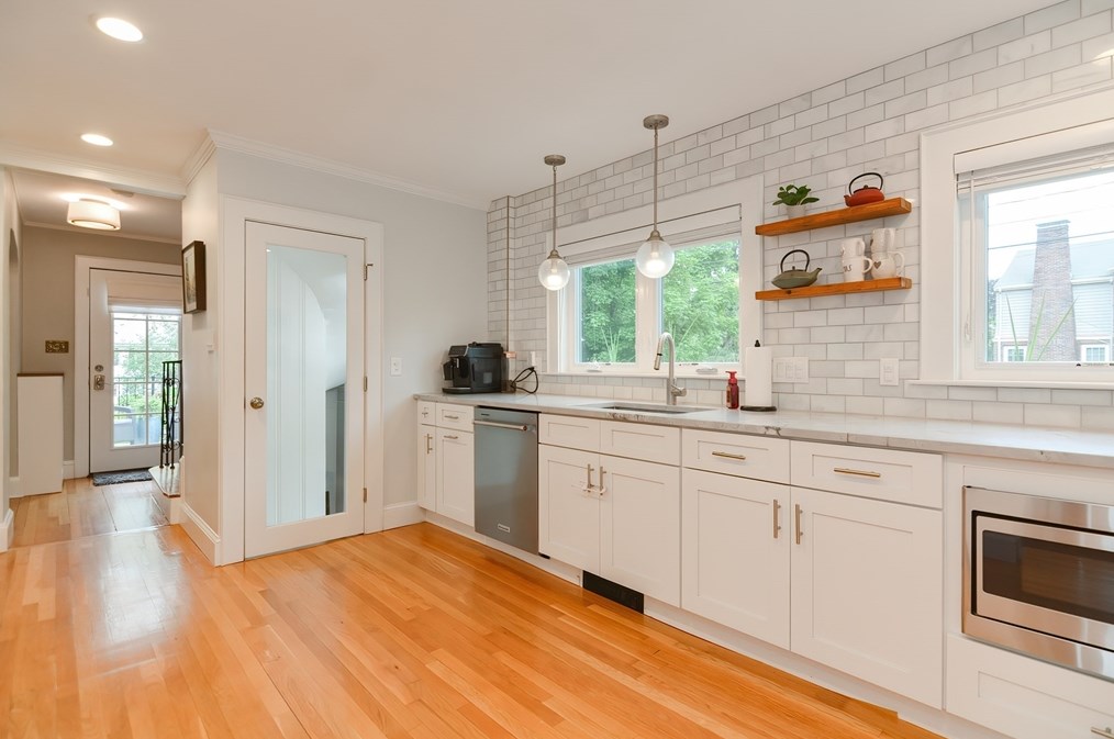 1133 Brook Rd, Milton MA  02186-4117 exterior