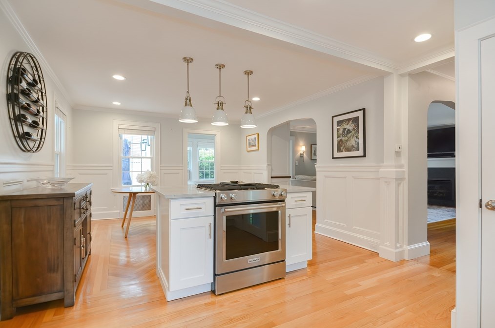 1133 Brook Rd, Milton MA  02186-4117 exterior