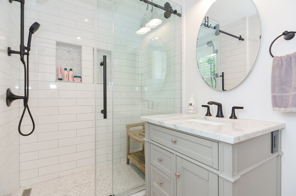 1133 Brook Rd, Milton MA  02186-4117 exterior