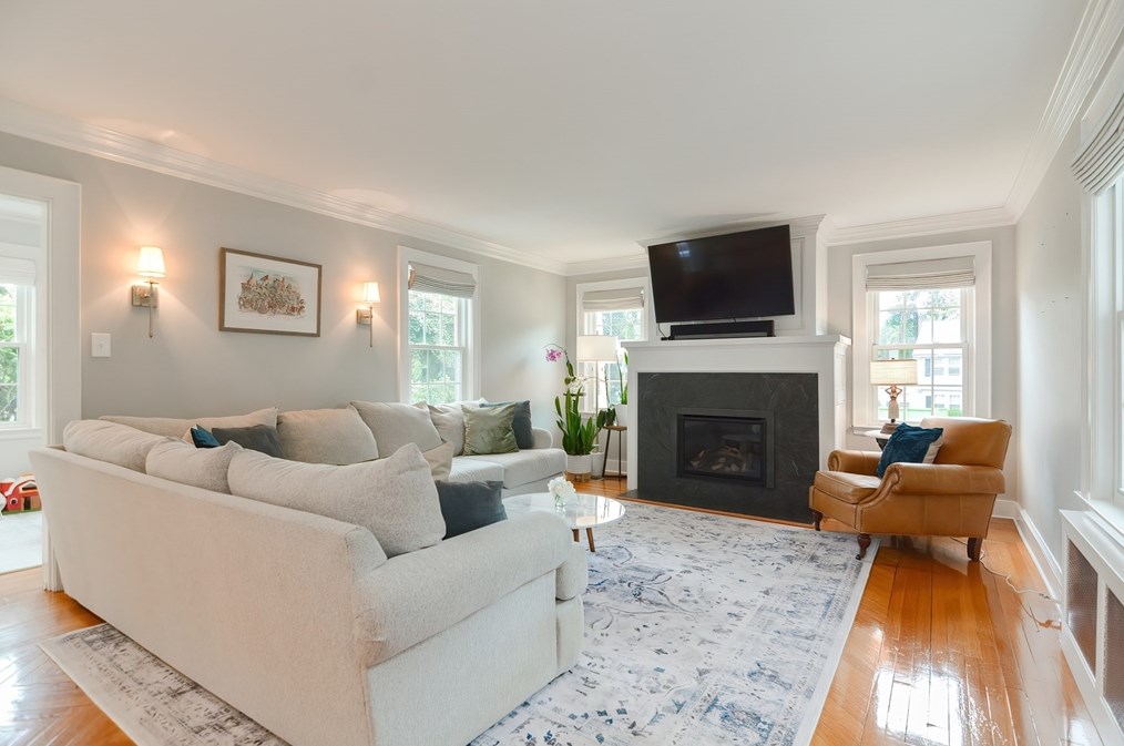 1133 Brook Rd, Milton MA  02186-4117 exterior