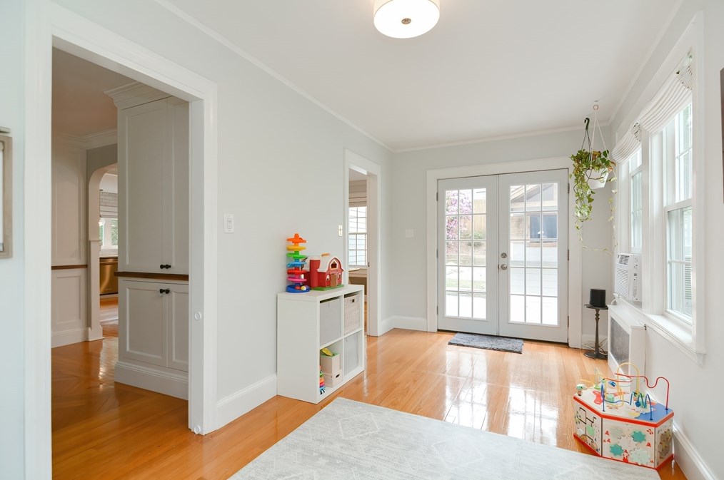 1133 Brook Rd, Milton MA  02186-4117 exterior