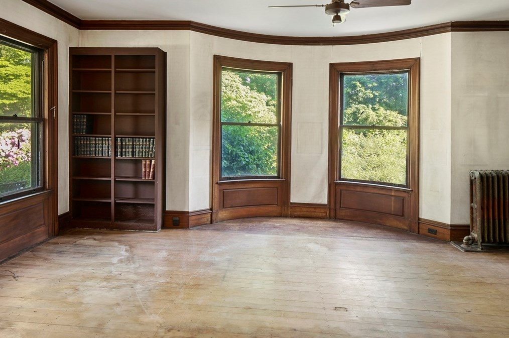 187 Howard St, West Bridgewater MA 02379-1710 exterior