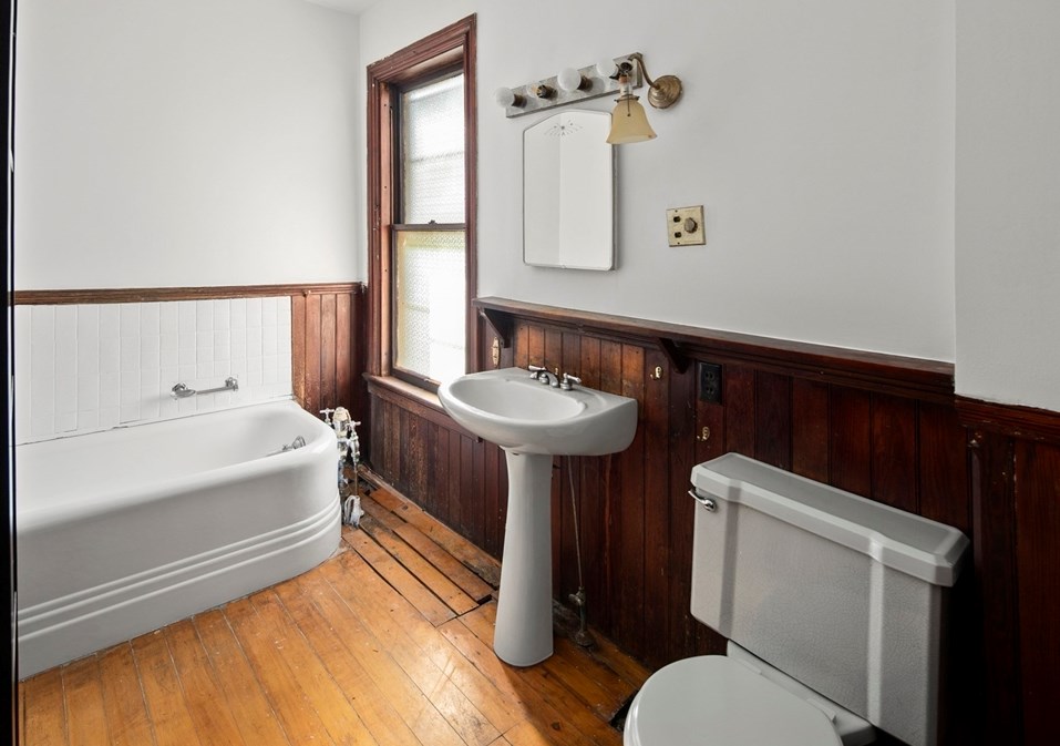 187 Howard St, West Bridgewater MA 02379-1710 exterior