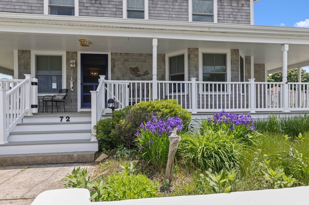 72 B St, Hull MA  02045-1941 exterior