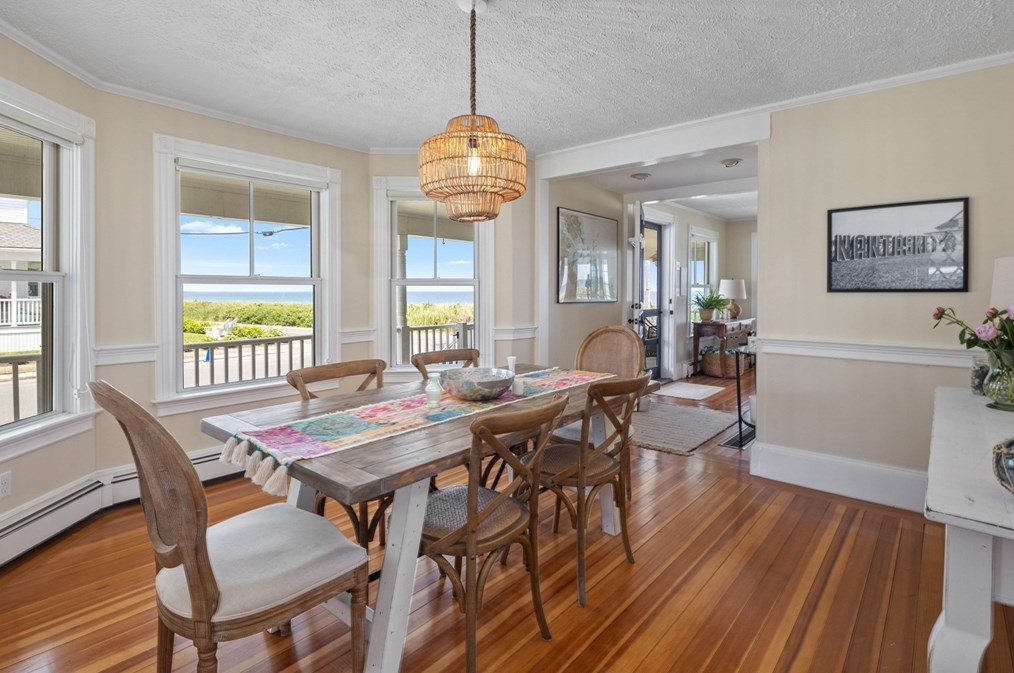 72 B St, Hull MA  02045-1941 exterior