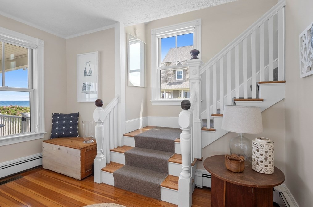 72 B St, Hull MA  02045-1941 exterior