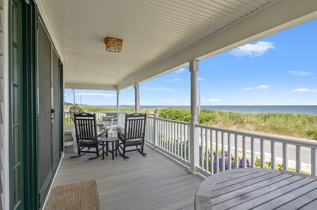 72 B St, Hull MA  02045-1941 exterior