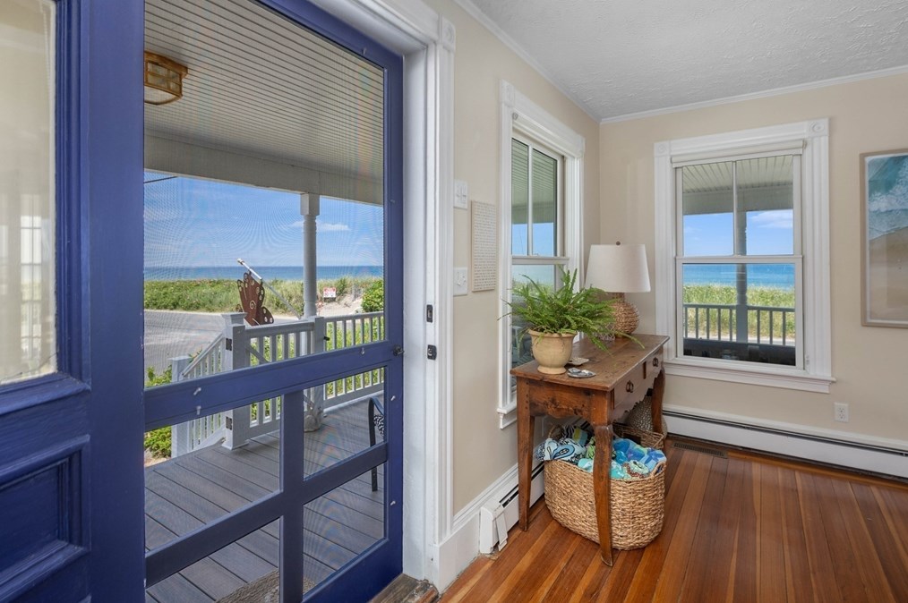 72 B St, Hull MA  02045-1941 exterior