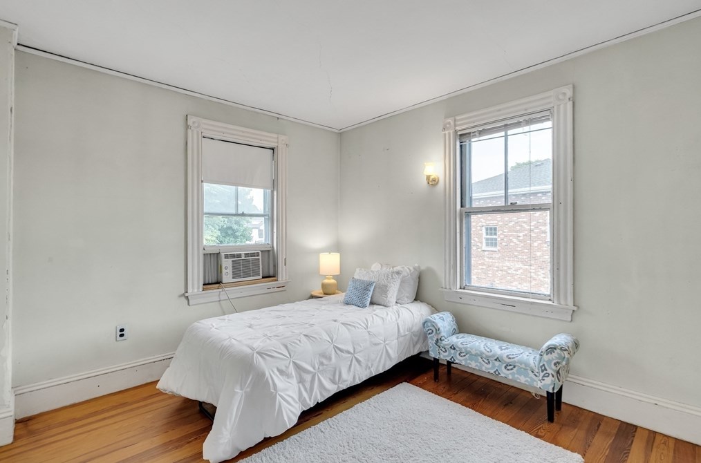 93 Warren St, Arlington MA 02474-5235 exterior