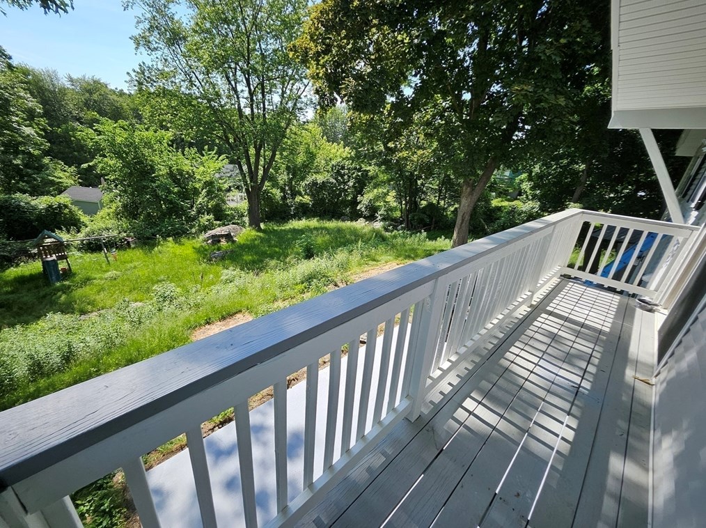 139 Avis Ave, Dracut MA 01826-2607 exterior