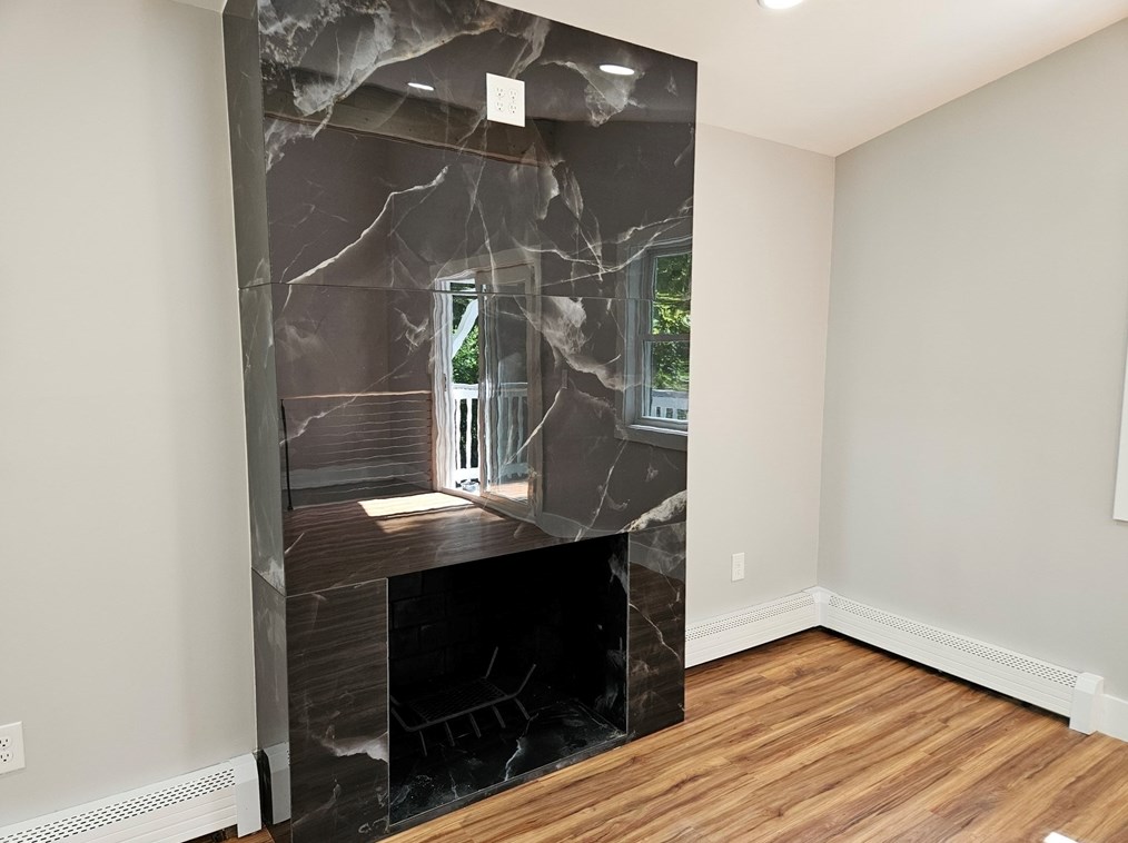 139 Avis Ave, Dracut MA 01826-2607 exterior