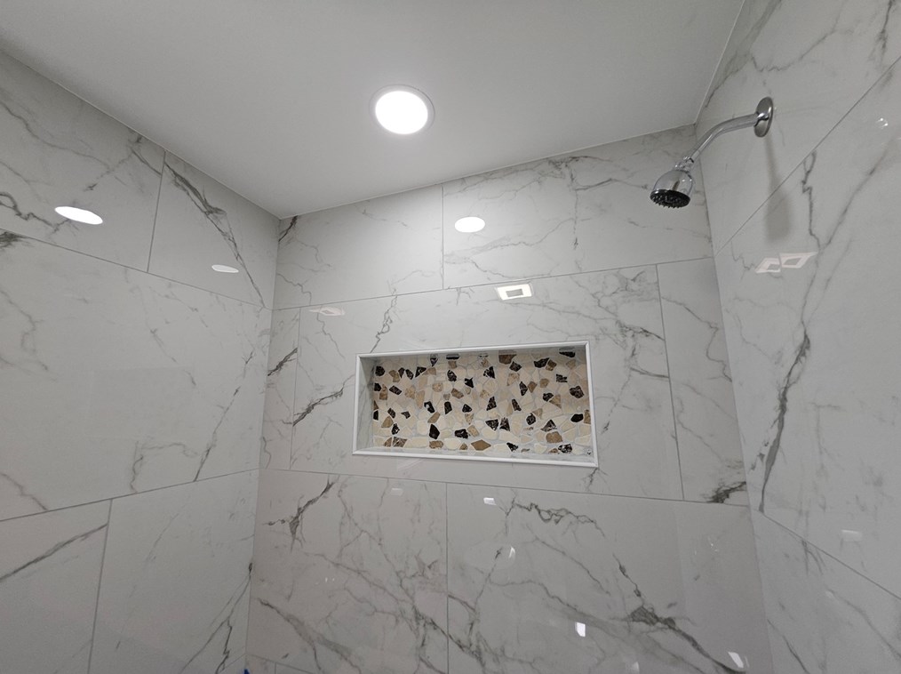 139 Avis Ave, Dracut MA 01826-2607 exterior