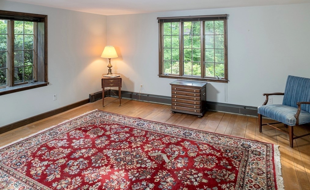 12 Queen Anne Ln, Hingham MA 02043-3904 exterior