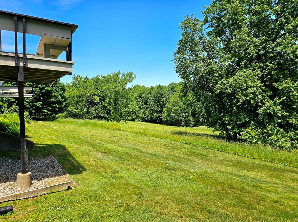 26 Autumn Ln, Amherst MA  01002-3315 exterior