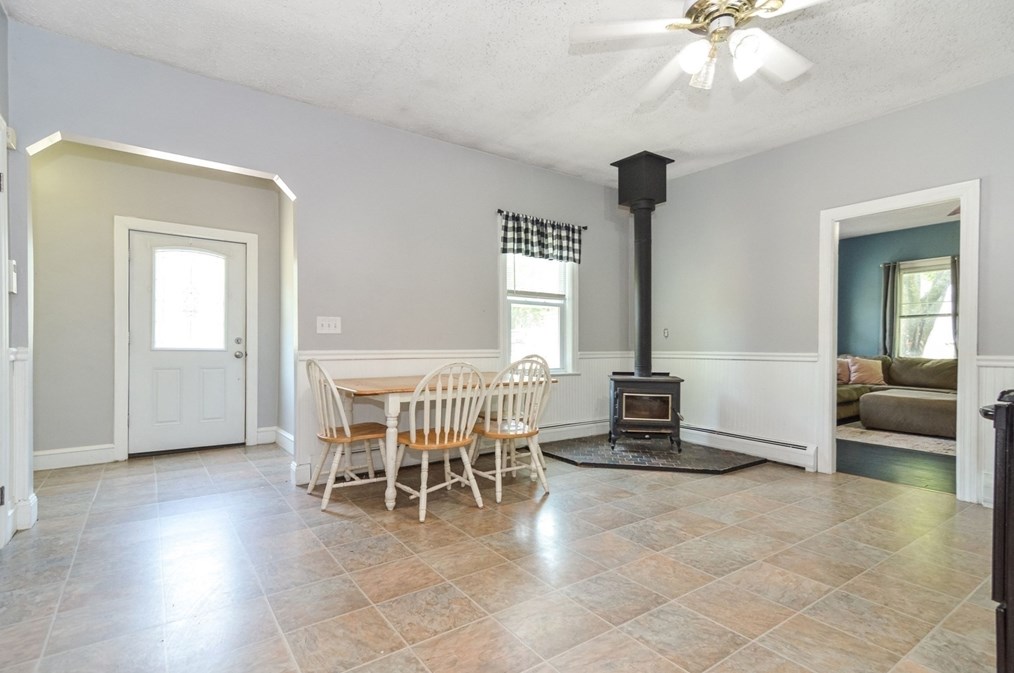 26 Fuller St, Seekonk MA 02771-6006 exterior