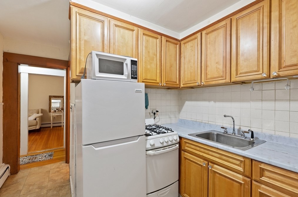 60 Baltimore St, Lynn MA  01902-3205 exterior