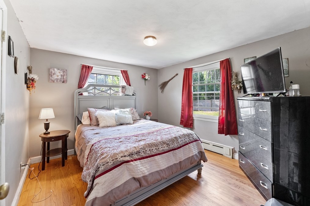 14 Prospect St, Agawam MA 01001-1403 exterior