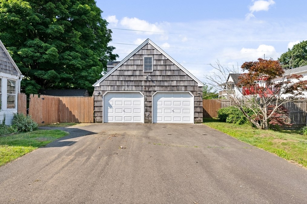 14 Prospect St, Agawam MA 01001-1403 exterior