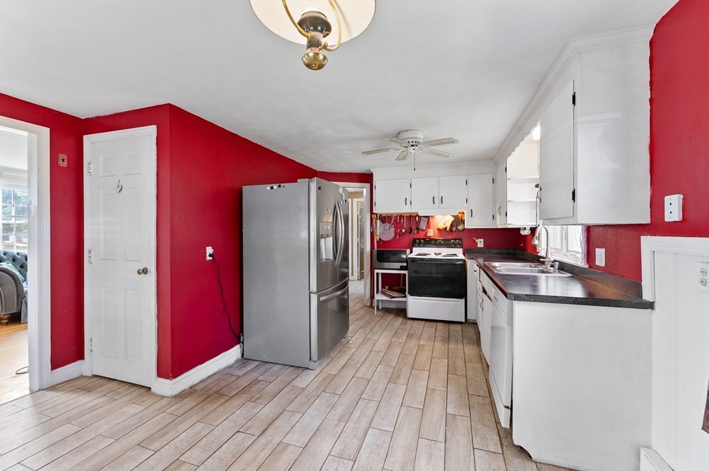 14 Prospect St, Agawam MA 01001-1403 exterior