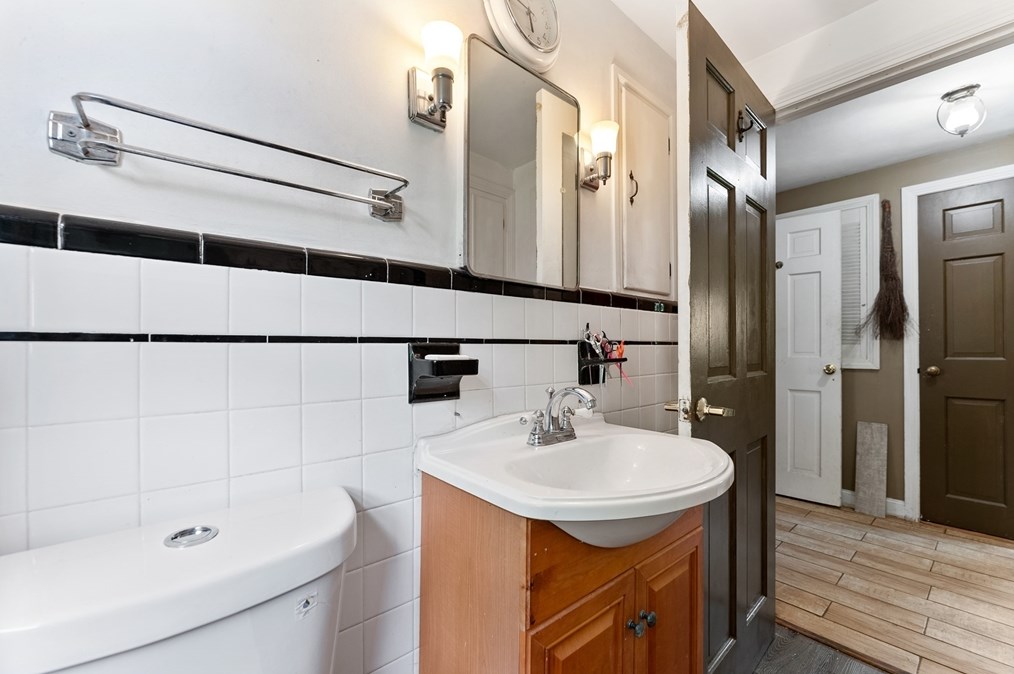 14 Prospect St, Agawam MA 01001-1403 exterior