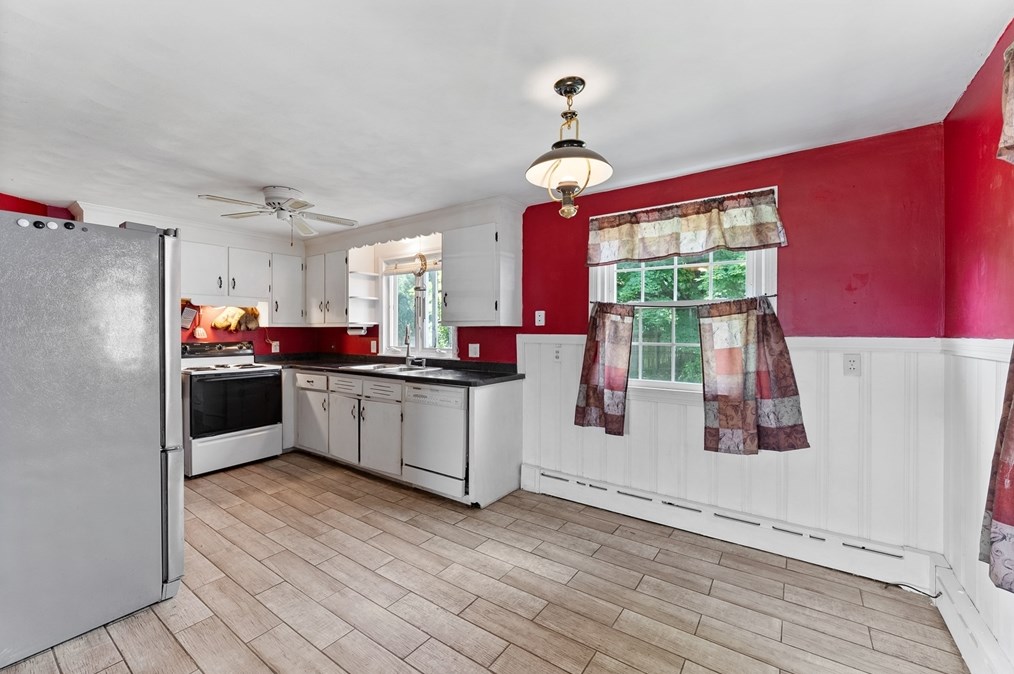 14 Prospect St, Agawam MA 01001-1403 exterior