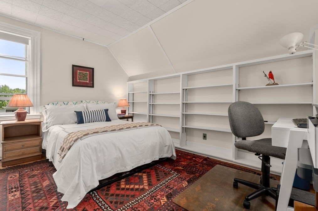 14 Parker Ave, Newton MA 02461-1815 exterior