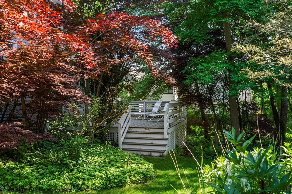 14 Parker Ave, Newton MA 02461-1815 exterior