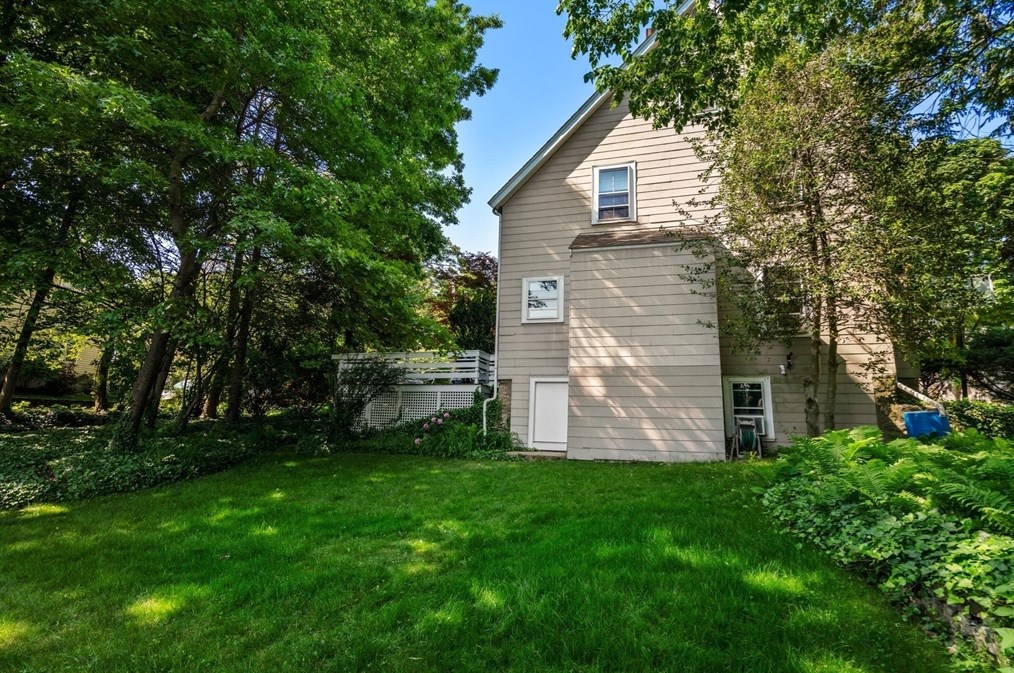 14 Parker Ave, Newton MA 02461-1815 exterior