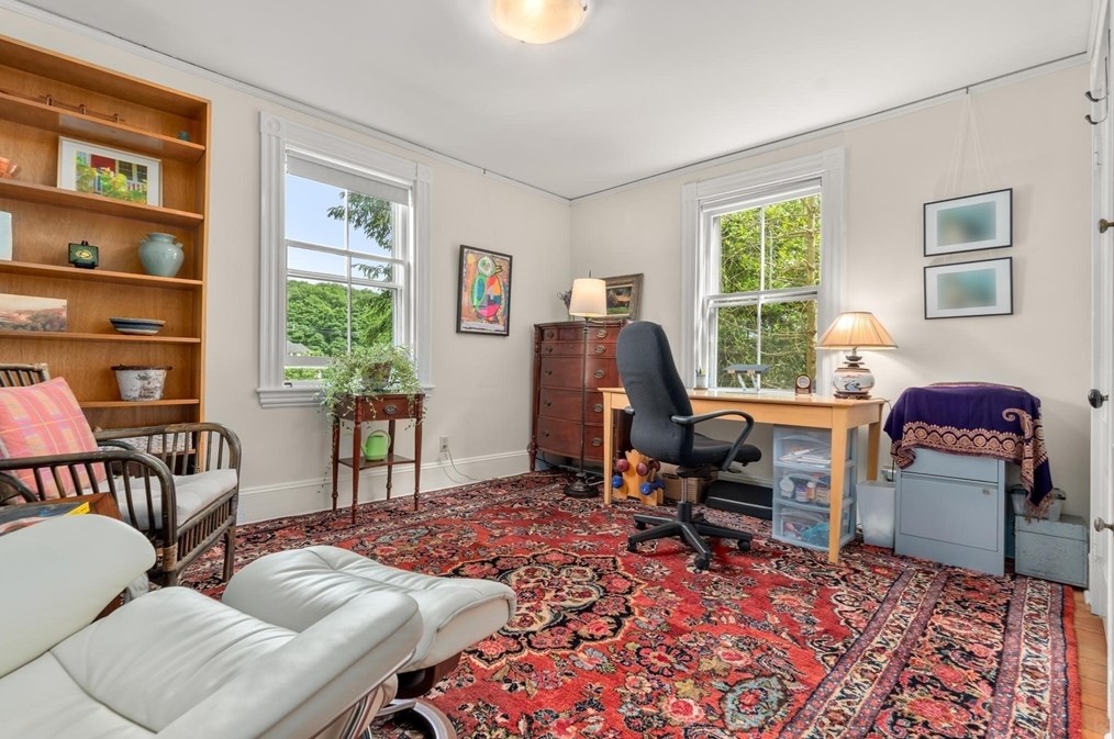 14 Parker Ave, Newton MA 02461-1815 exterior