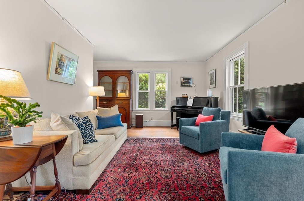 14 Parker Ave, Newton MA 02461-1815 exterior