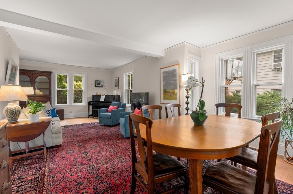 14 Parker Ave, Newton MA 02461-1815 exterior