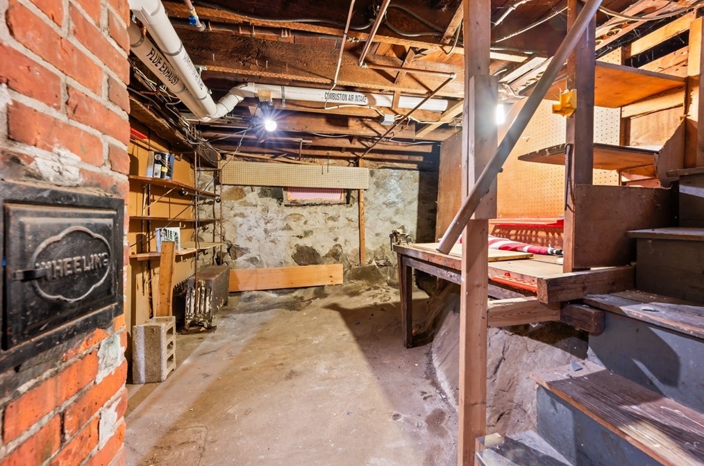 46 Roosevelt Rd, Weymouth MA 00021 exterior