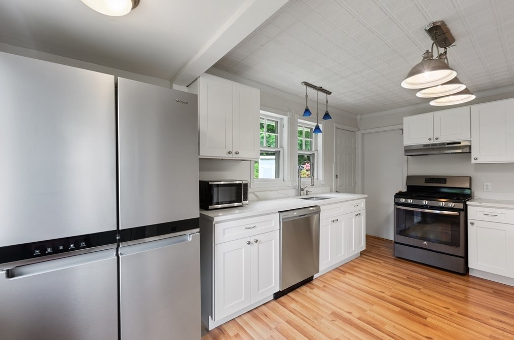 46 Roosevelt Rd, Weymouth MA 00021 exterior