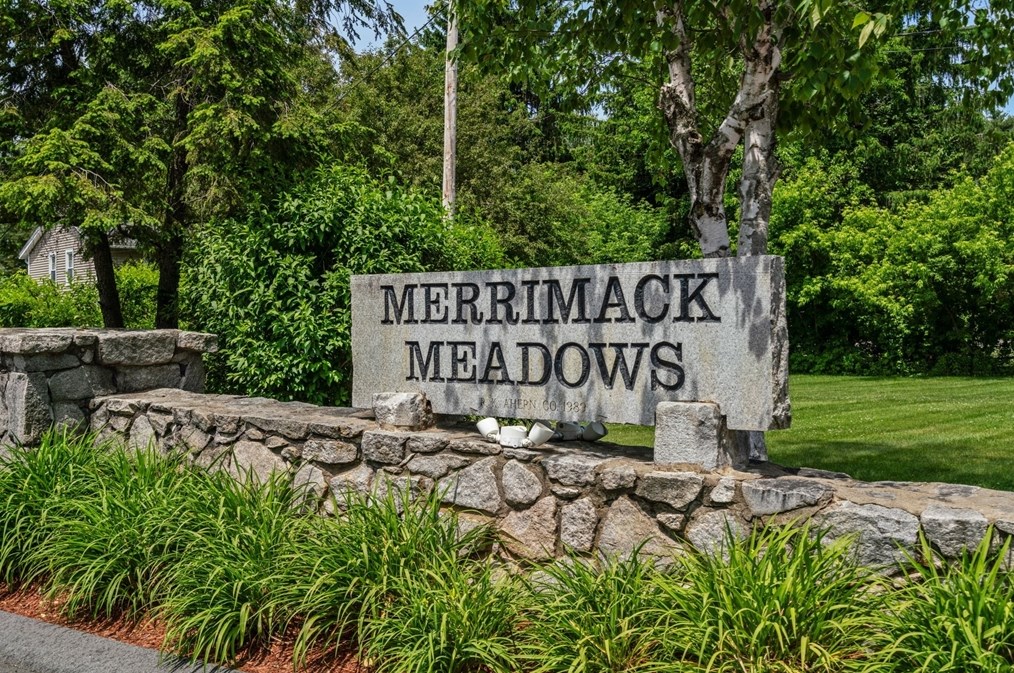116 Merrimack Meadows Ln, Tewksbury MA 01876-1079 exterior