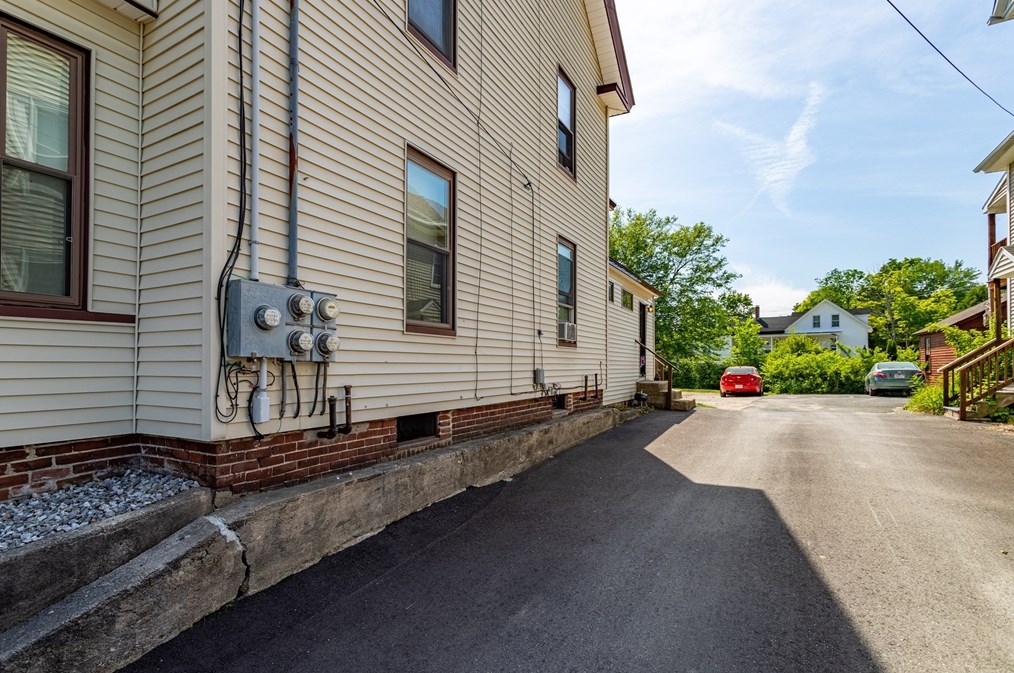 73 Sanders St, Royalston MA  01331-2825 exterior