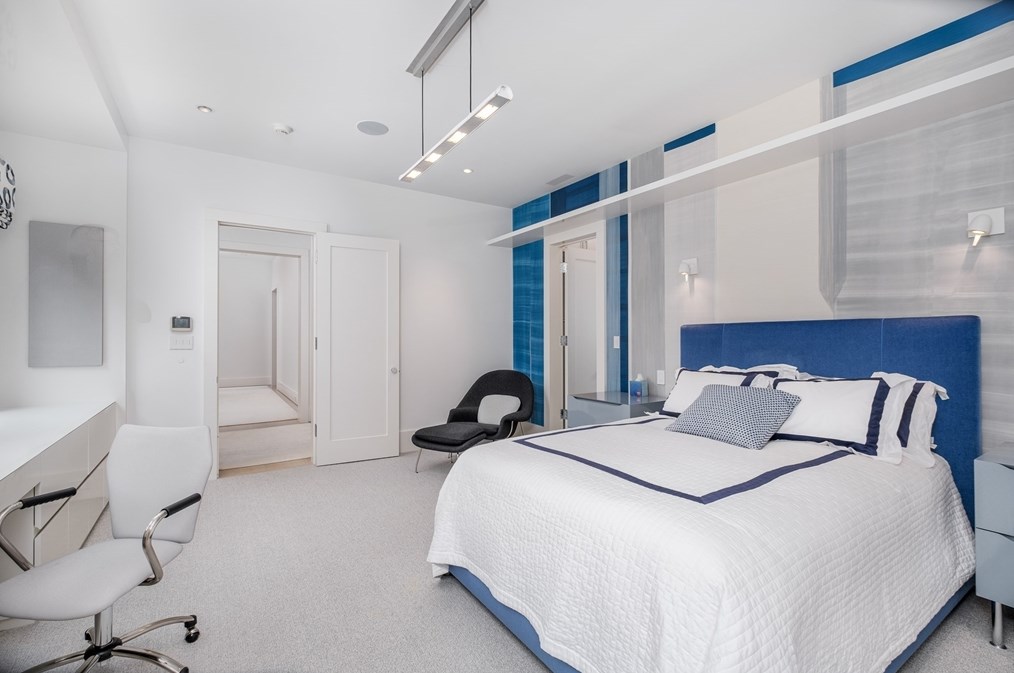 70 Possum Rd, Weston MA 02493-2318 exterior