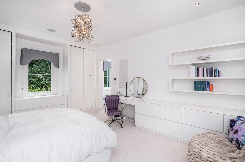 70 Possum Rd, Weston MA 02493-2318 exterior