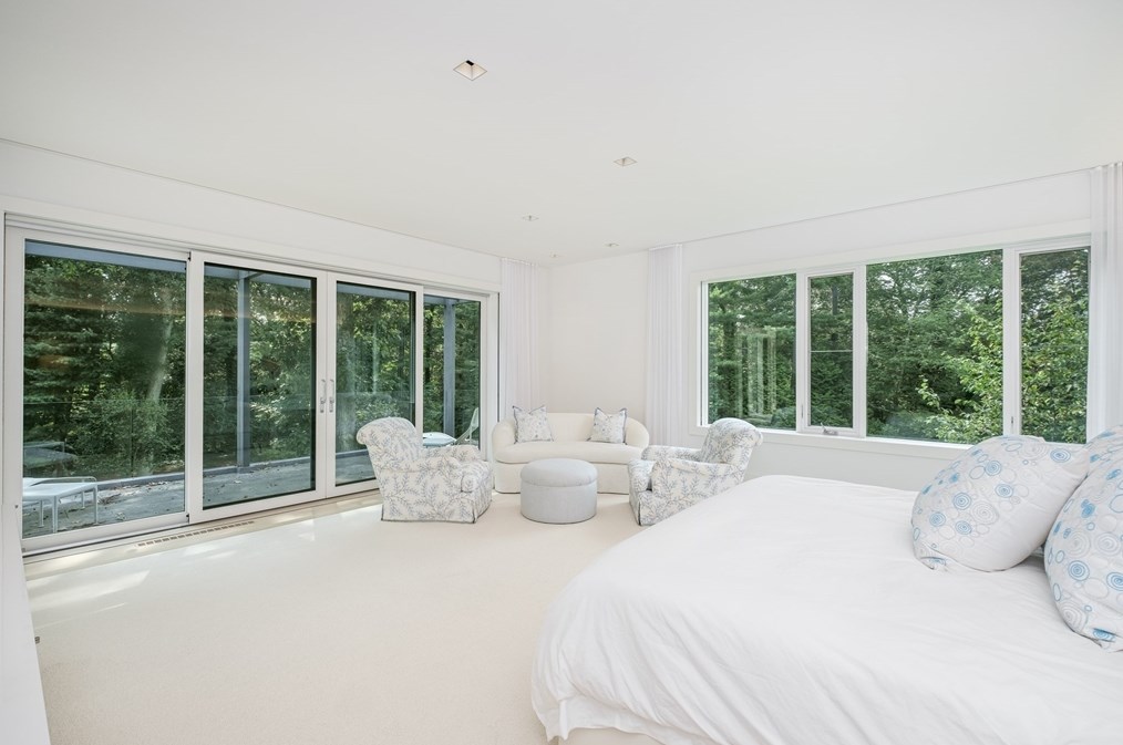 70 Possum Rd, Weston MA 02493-2318 exterior