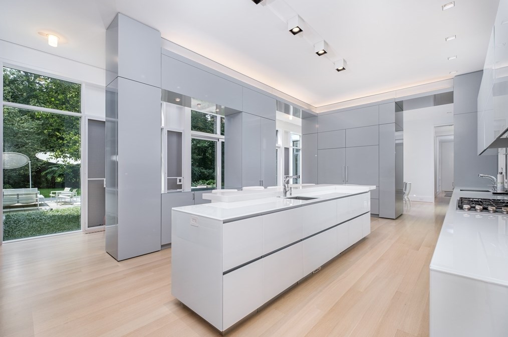 70 Possum Rd, Weston MA 02493-2318 exterior