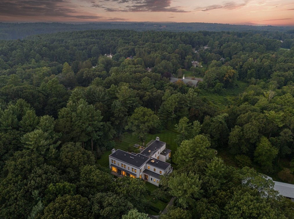 70 Possum Rd, Weston MA 02493-2318 exterior