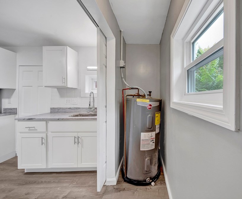 339 Abbott St, Springfield MA  01118-1601 exterior