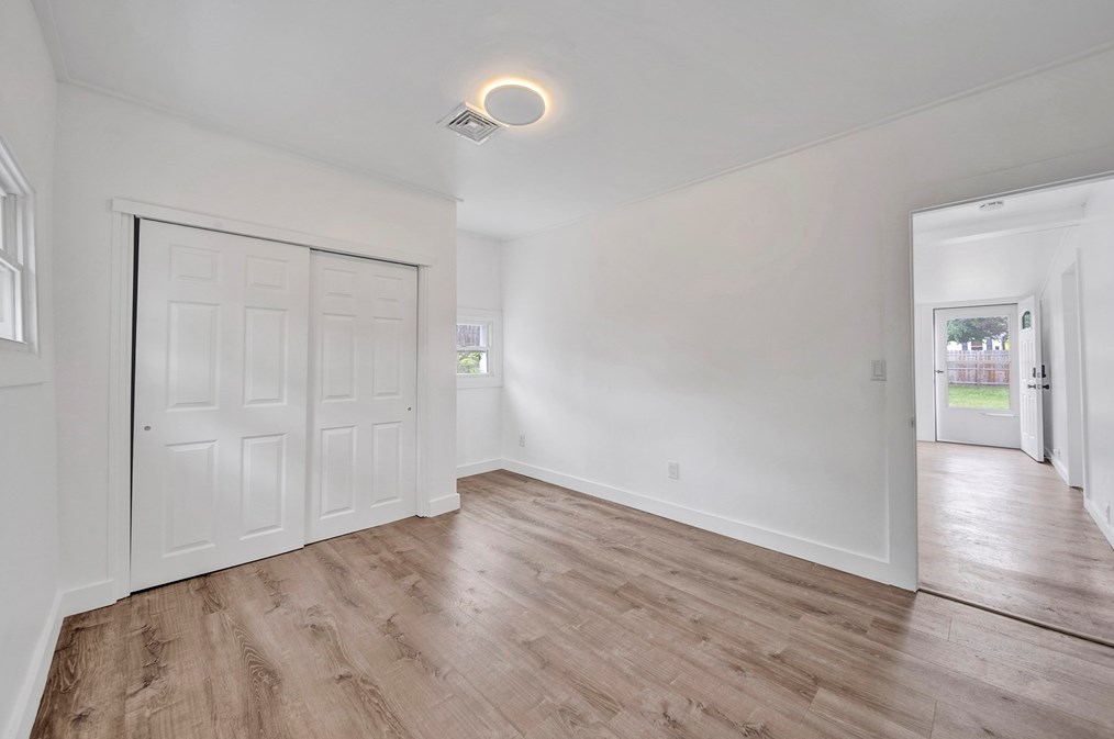 339 Abbott St, Springfield MA  01118-1601 exterior