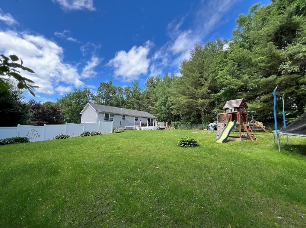 5 Circle Dr, Wilbraham MA 01095-1853 exterior