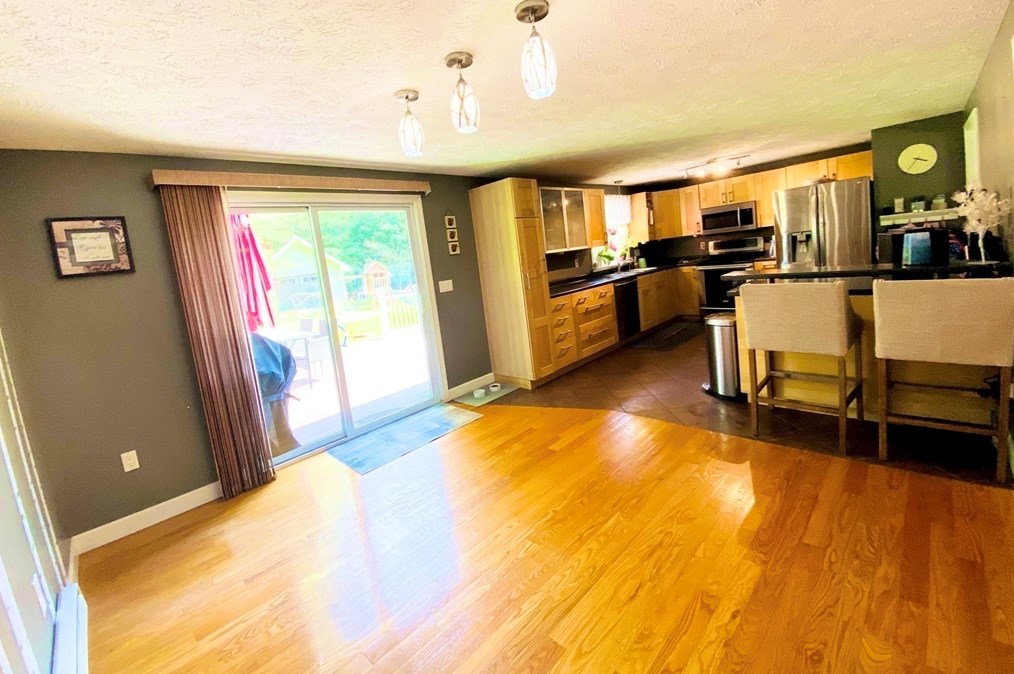 5 Circle Dr, Wilbraham MA 01095-1853 exterior