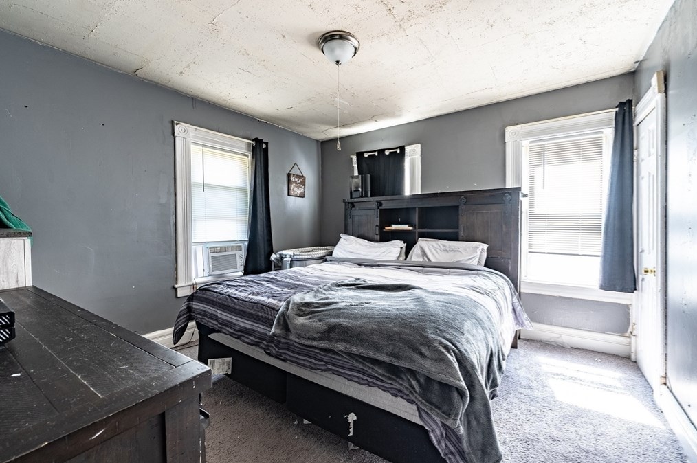 42 George St, West Springfield MA 01089-3414 exterior