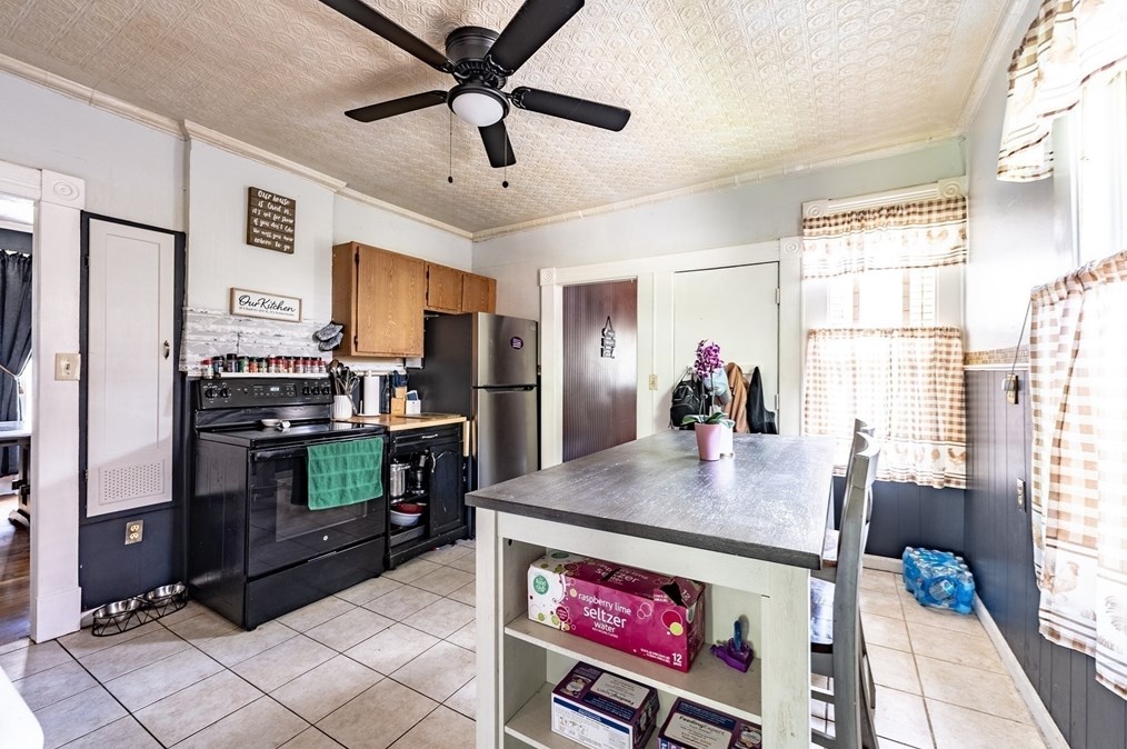 42 George St, West Springfield MA 01089-3414 exterior