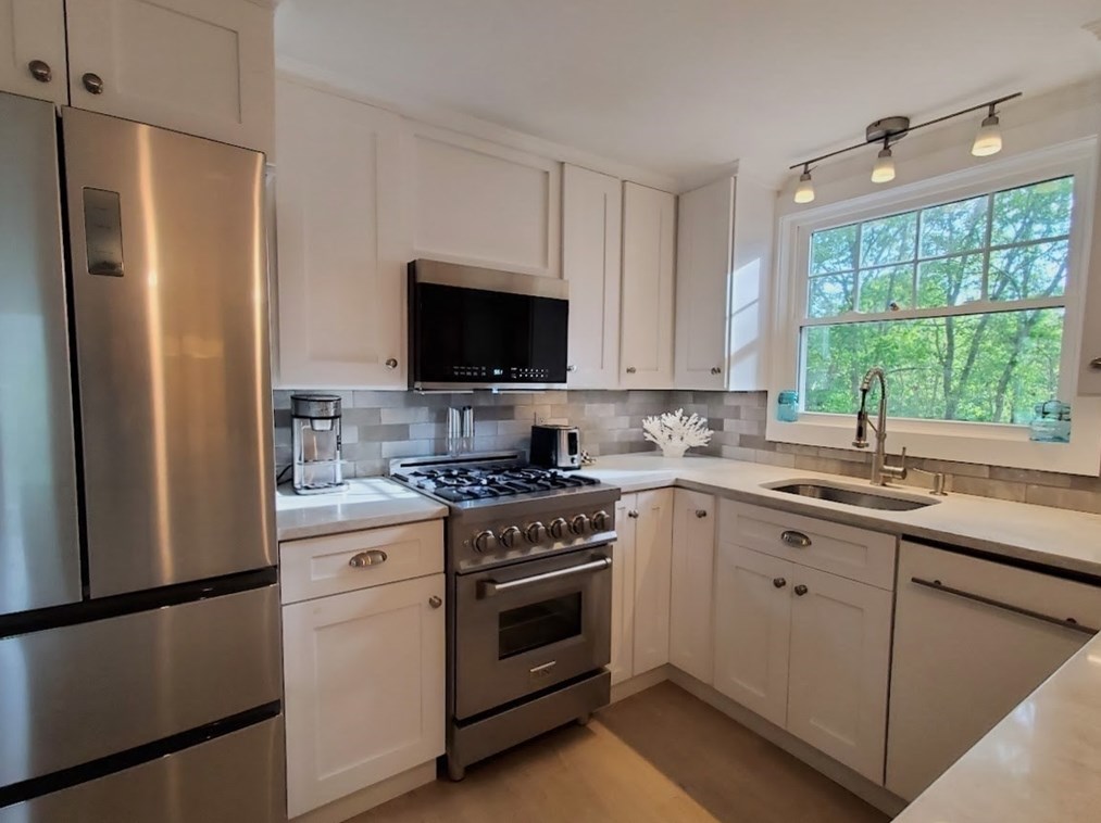 20 Surrey Ln, Harwich MA 02645-3116 exterior