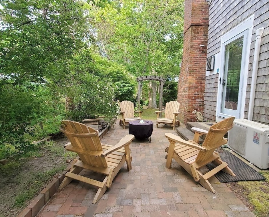 20 Surrey Ln, Harwich MA 02645-3116 exterior